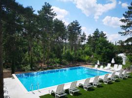 D Villa, hotel with hot tubs in Mineralni Bani