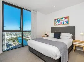 Modern 2BR Broadbeach Ocean Hinterland Views