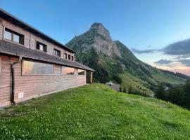 Refuge de Plan-Francey, hotel v destinaci Moleson