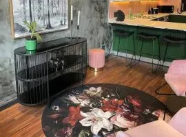 Sky Loft - Modern Oasis in the heart of the city