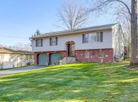 Pool, Deck and Grill Spacious Apt in Naugatuck!
