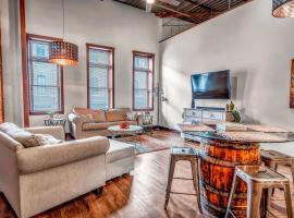 2 BR Central 2 Blocks to La Crosse Center, hotel v destinaci La Crosse