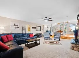 Private Home 2 miles to Downtown Bellaire