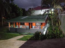 Angel Bee Lodge, hotel in Fortuna