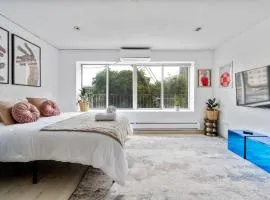 Chinatown Essential 2 Bedroom 900 square feet