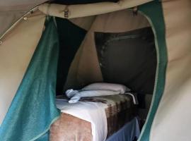 Aacron Hills Guesthouse, hotel v destinaci Kasane