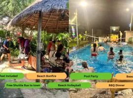 The Seaside Bungalow Hostel and Bar