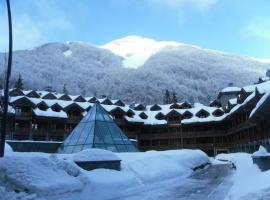 Bilocale nel Resort con terrazzo - Val di Luce, hotel with parking in Abetone