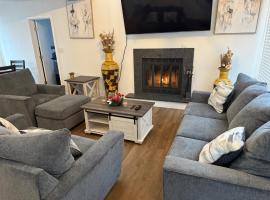 POCONOS everything close to Luxury vacational home in the heart of poconos, hotel v destinaci Tobyhanna
