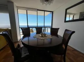 Disfruta la tranquilidad frente al mar