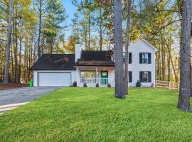 Pet Friendly, Loft, Deck,Nature near Truist Park , ATL: Smyrna şehrinde bir otel