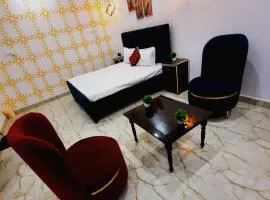 ICONIC RETREAT by ATULYAM STAYS