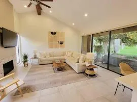 High-End Mid-Century Condo on the golf course