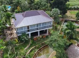 Ciudad Caliente by The Lavana