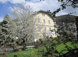 Residence Zum Theater, hotel v destinaci Colle Isarco