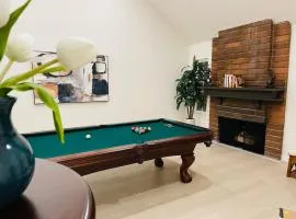 Bright, Stylish 4BD Modern House with Private Pool