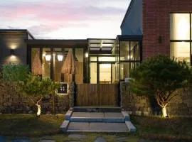 Huerim Pool Villa Private Pension