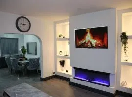 Full, modern family house in Salford