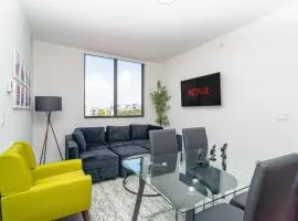 Miami City Escape 2BR Suite Near Brickell & The Beach Sleeps 6 Guests
