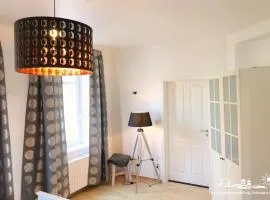 39 Weiße Villa am Schwanenteich EG rechts