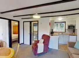 14 Tudor Court, Tolroy Manor