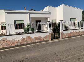 Casa Ohana, hotel v destinaci Serramanna