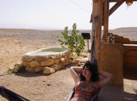 Desert Days mud cabin's Resort, hotel Cukimban