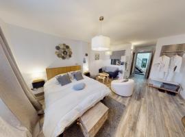 La Suite Volupté - Le Souffle du Saule - SPA, hotel in Buhl-Lorraine