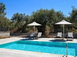 Cosy Halipoma-Tilemahos into Lefkada town close