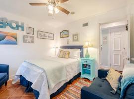 Pearls Pad - Beautiful 1 bedroom apartment- 1 block to beach，泰碧島的自炊式住宿