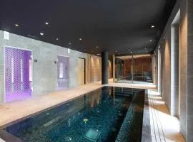 2 bedroom apartment with terrace, pool, parking