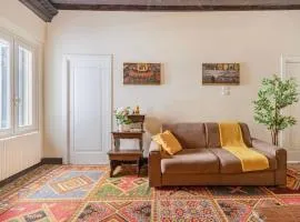 Canal View Luxury Heritage Retreat 2 Bedroom