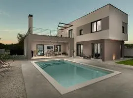 Villa Median for 10 people with sea view, kids playground & pet friendly - only 3 km from beach