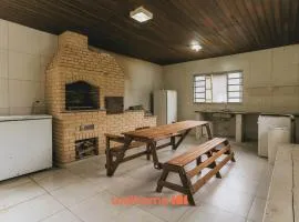 Casa em Embu Guaçu com piscina e churrasqueira