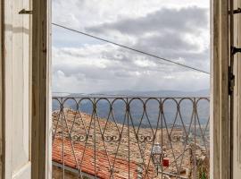 Antica Roccia a Calascio con idromassaggio, hotel en Calascio
