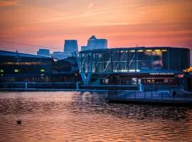 Austin David Apartments ExCeL