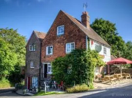 3 bed penthouse above quaint pub