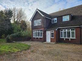 Lavender Lodge, cabin in Burbage