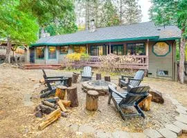 Fire Pit, Gazebo & Grill: Family Cabin in Arnold!