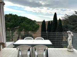 M213 - Marcelli, trilocale con ampio terrazzo panoramico, hotel u gradu 'Marcelli'