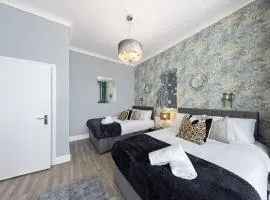 Charming 1 Bedroom Flat in Windmill with Parking