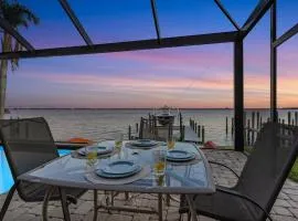 Luxury and Elegance! Stunning Riverfront view, Heated Pool - Bayview - Roelens