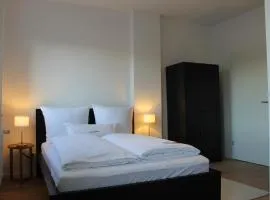 Gästehaus Friedrichstraße Ruhiges Zimmer mit Bad zum Innenhof