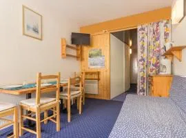 Studio ski aux pieds avec balcon et kitchenette, 4 pers - FR-1-346-467