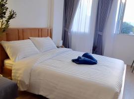 Anyamanee Condo or Sport villa, Room 225, Studio Queen Bed pool view and Kitchenette, 2nd Floor, condo &agrave; Hua Hin