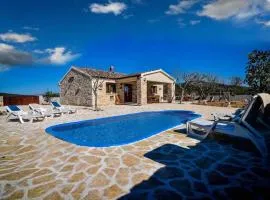 Villa Callista with Pool