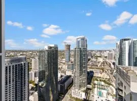 48Flr Condo w Free Parking