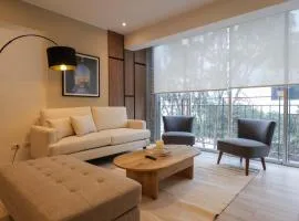 Charming 2BR with Balcony in Miraflores