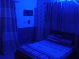 Crale N Busino Hotel & Lounge