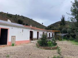 Oleiro de Cima, hotel in São Teotónio
